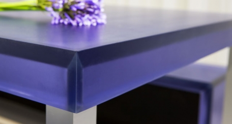 Chroma: Chroma es ideal para aplicaciones en interior y exterior, gracias a su protección contra radiación UV resiste a la radiación solar, además de ser un producto inigualable para la transmisión de luz. Disponible en 8 colores y en versión incolora.