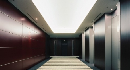 Dinoc: Revestimiento decorativo y autoadhesivo, diseñado para aplicarse tanto en interiores como en exteriores. Al  ser un producto fácil de instalar se pueden crear ambientes completamente nuevos de manera rápida. Disponible en diferentes texturas y acabado tipo madera.